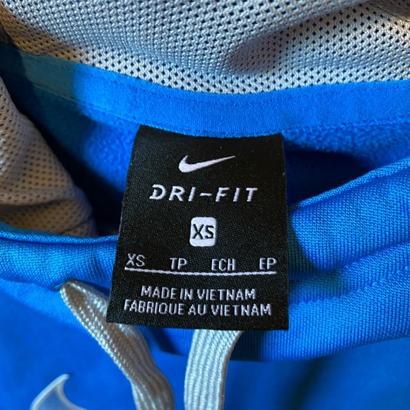 Men’s Nike Hoodie - Picture 3 of 4